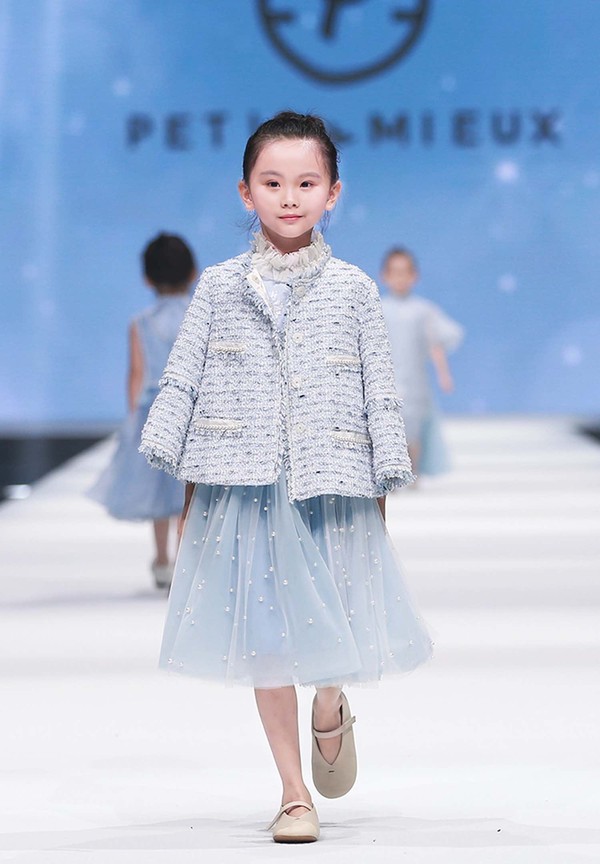 PETIT MIEUX贝的屋“礼御童服”- 2019中国国际儿童时尚周百童压轴大秀惊艳亮相